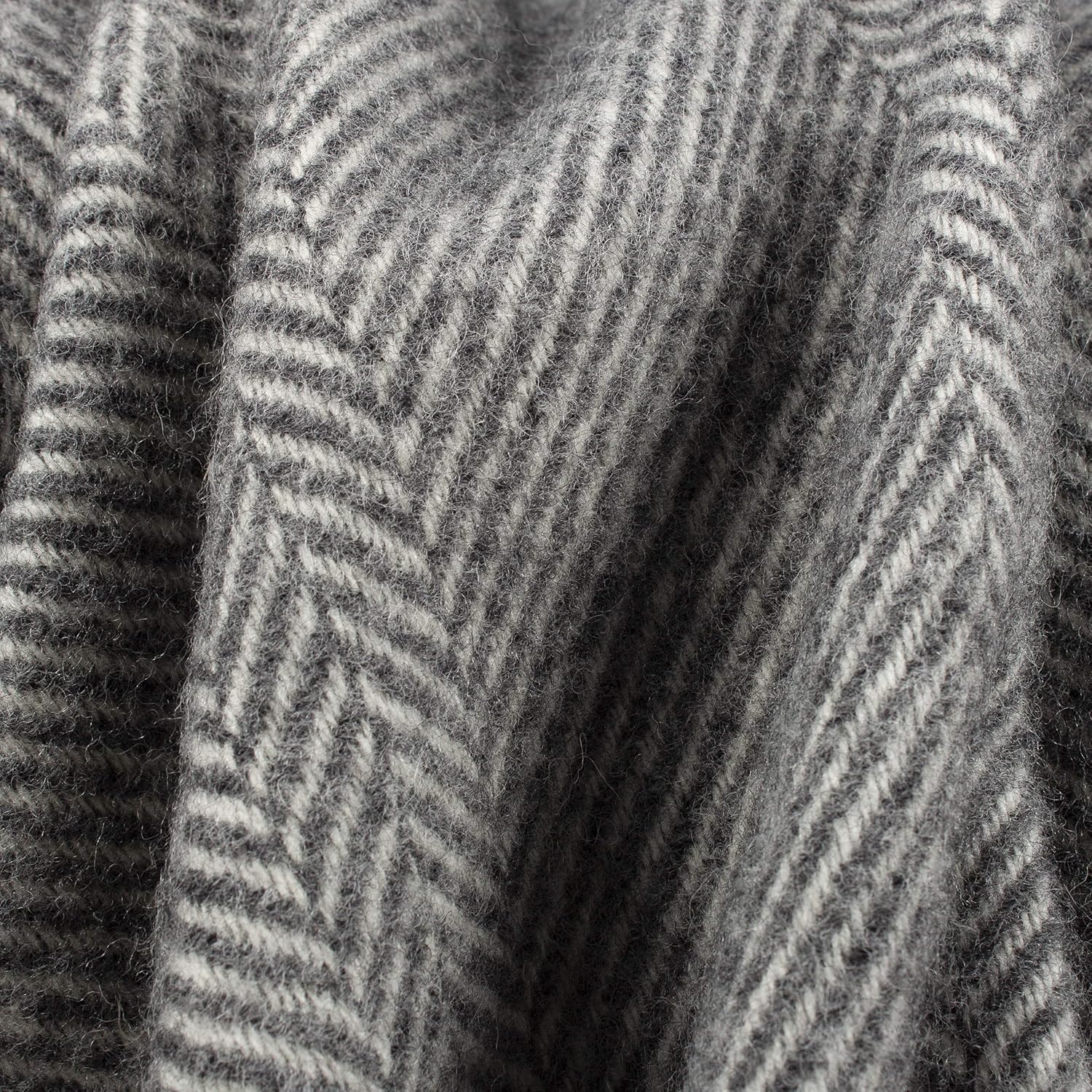 Wolldecke Fischgrätmuster – 100 % Schurwolle, Woolmark-zertifiziert, 130 x 200 cm, Scandi Stil, grau – Bild 3