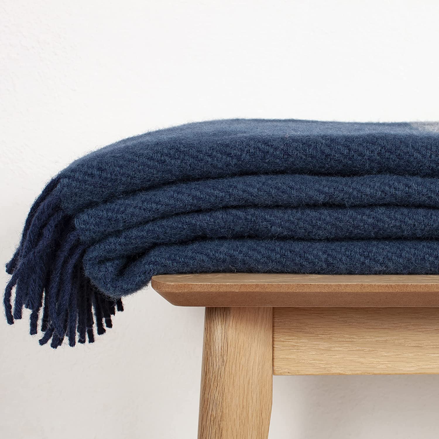 Wolldecke Scandi Plaid 130x200 cm – 100 % Schurwolle mit Woolmark Siegel – Nachhaltige Wohndecke, blau – Bild 5