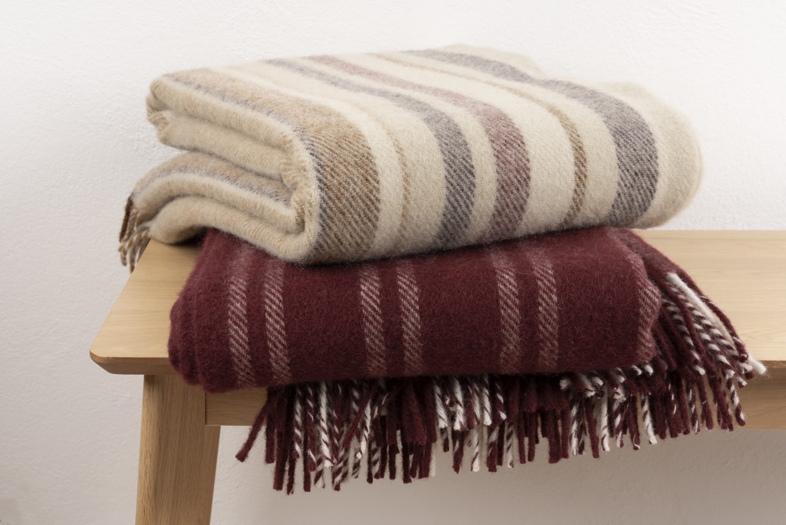 Wolldecke 100 % Schurwolle, Woolmark-zertifiziert, 130 x 200 cm, Scandi Stil, Wine – Bild 3